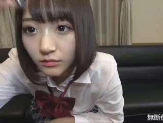 高颜值校花学妹全程露脸大秀直播 拿着假鸡巴舔弄的样子真诱人 干净的逼逼展示给狼友看 自慰骚穴呻吟可射